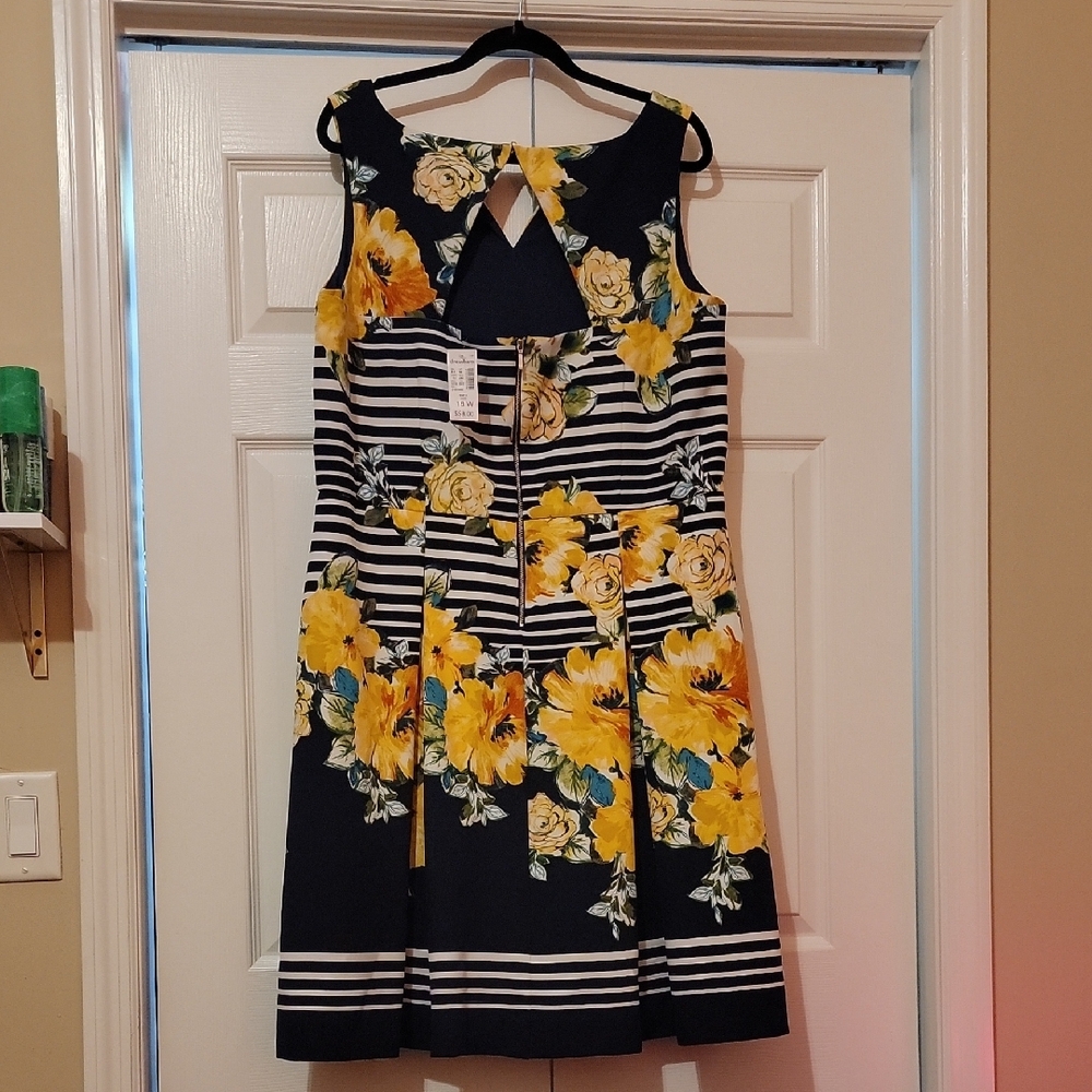 Vibrant Floral and Striped Dress - Picture 3 of 6